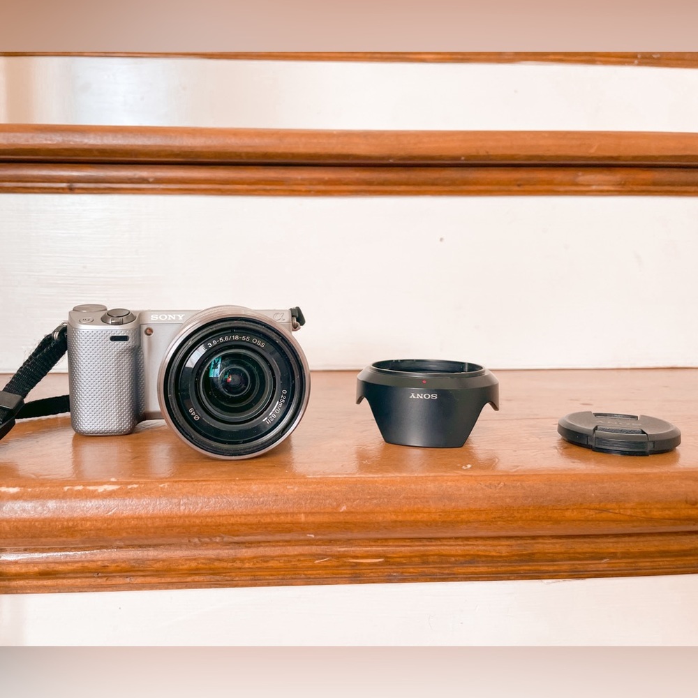 SONY NEX5R camera with SEL1855 Lens